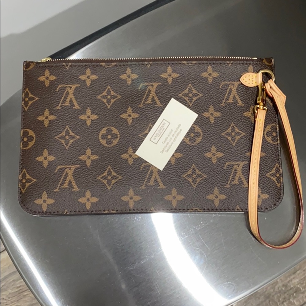 Neverfull Monogram Pouch